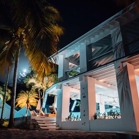 Gecko House Hotel Уест Енд Екстериор снимка